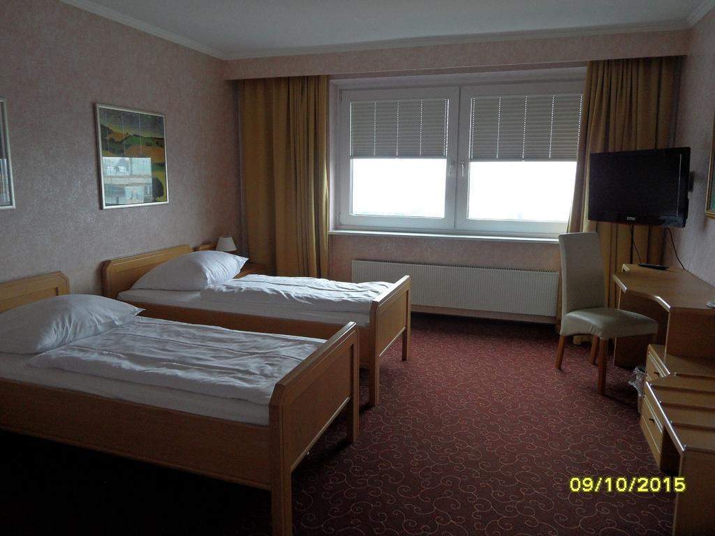 Wiking Hotel Henstedt-Ulzburg Exterior foto