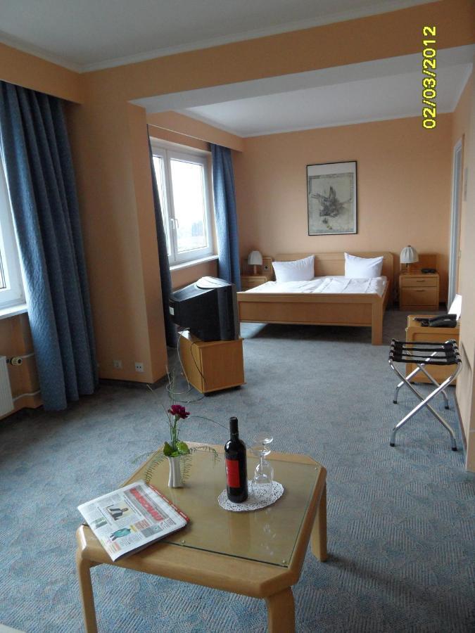 Wiking Hotel Henstedt-Ulzburg Exterior foto